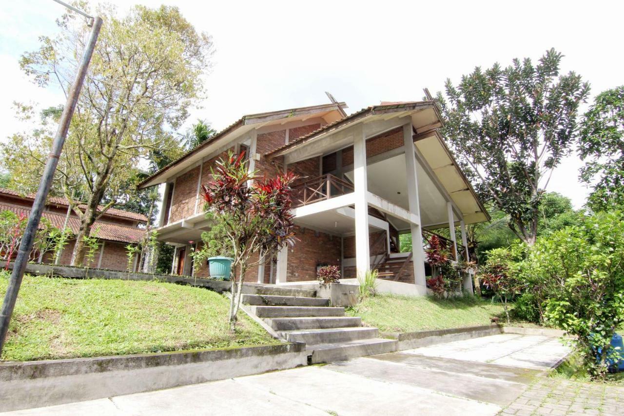 Disaster Oasis Hotel Kaliurang Luaran gambar