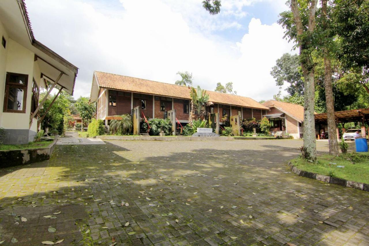 Disaster Oasis Hotel Kaliurang Luaran gambar