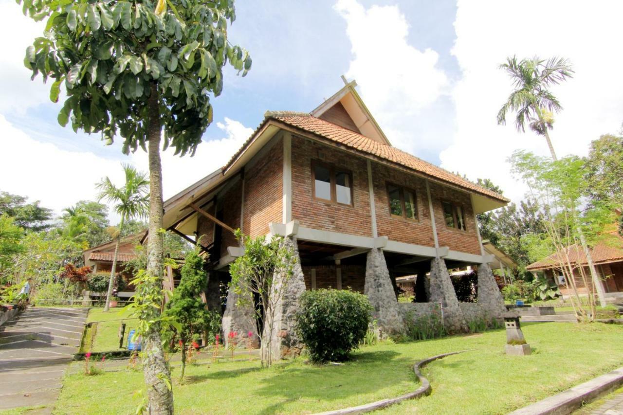 Disaster Oasis Hotel Kaliurang Luaran gambar