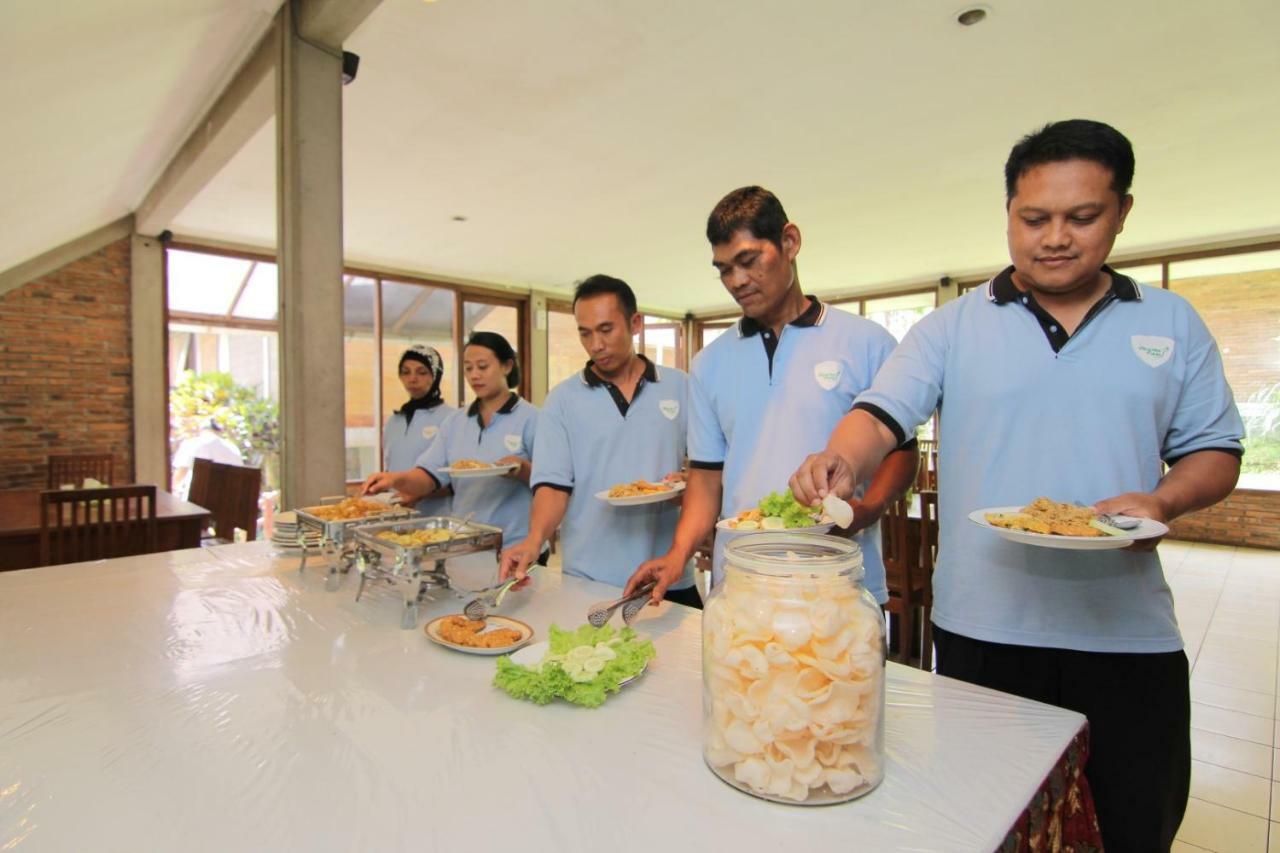 Disaster Oasis Hotel Kaliurang Luaran gambar
